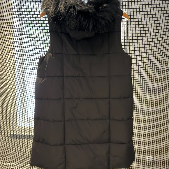 Calvin Klein Puffer Vest with Hood - Picture 2 of 4